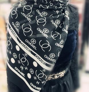 Lenço chanel, de seda