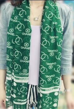 Lenço Chanel, de seda