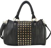 Bolsa de couro com tachas