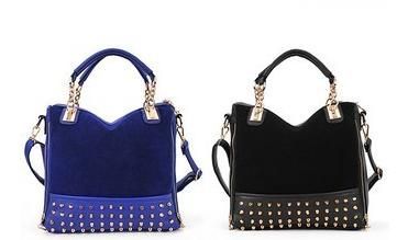 Bolsa de couro nas cores azul e preto