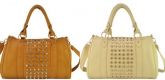 Bolsa de couro com tachas em tons de bege